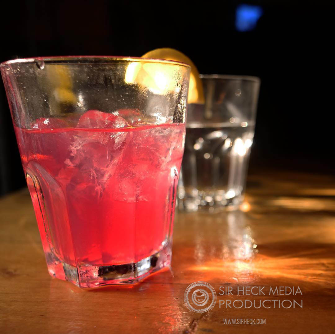 Pairing cocktail and glassware